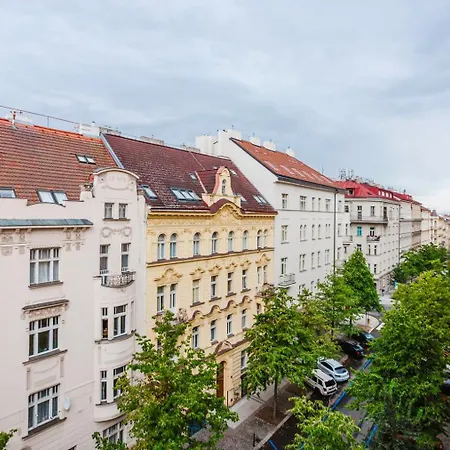 Blueground 2 Renovated Namesti Miru Prg-33 Apartman